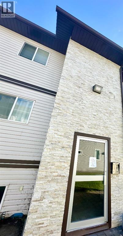 9508 99 Street Property Photo 4