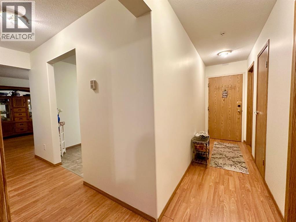 9508 99 Street Property Photo 6