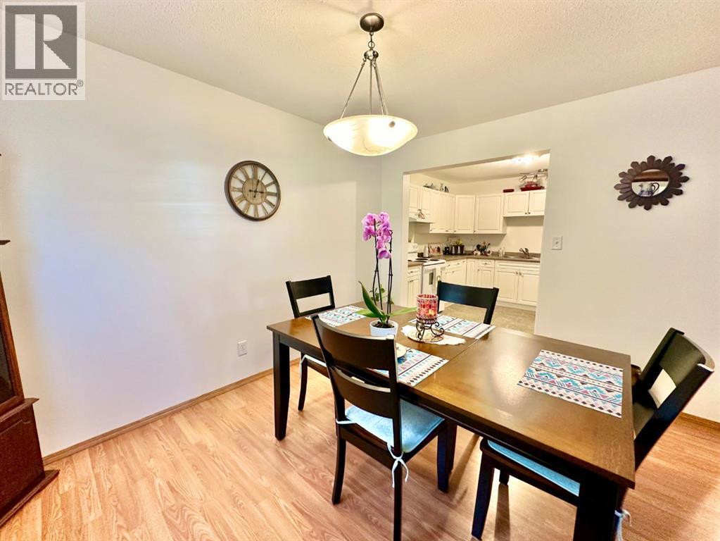 9508 99 Street Property Photo 8