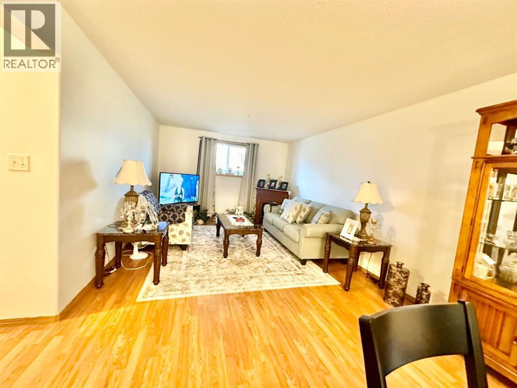 9508 99 Street Property Photo 10