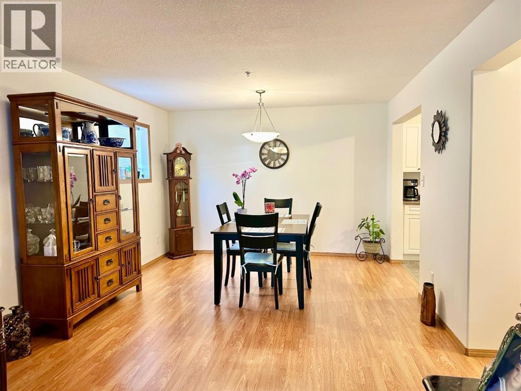 9508 99 Street Property Photo 11