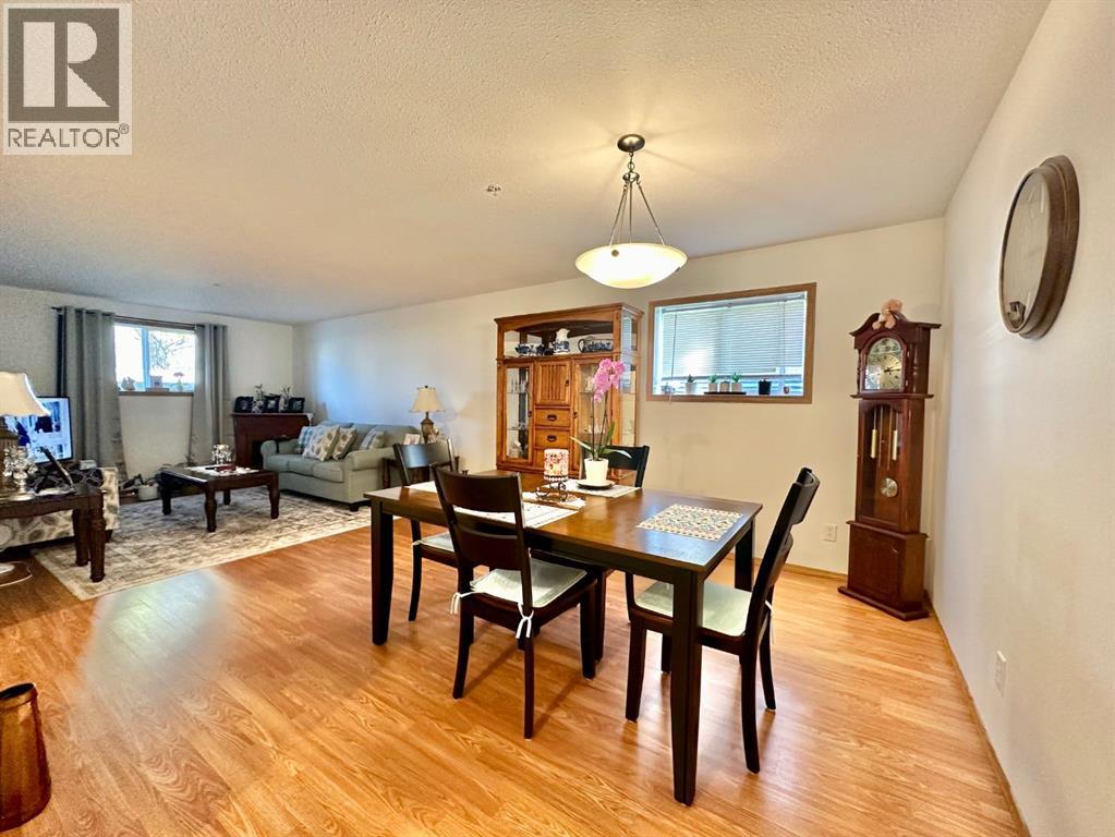 9508 99 Street Property Photo 16