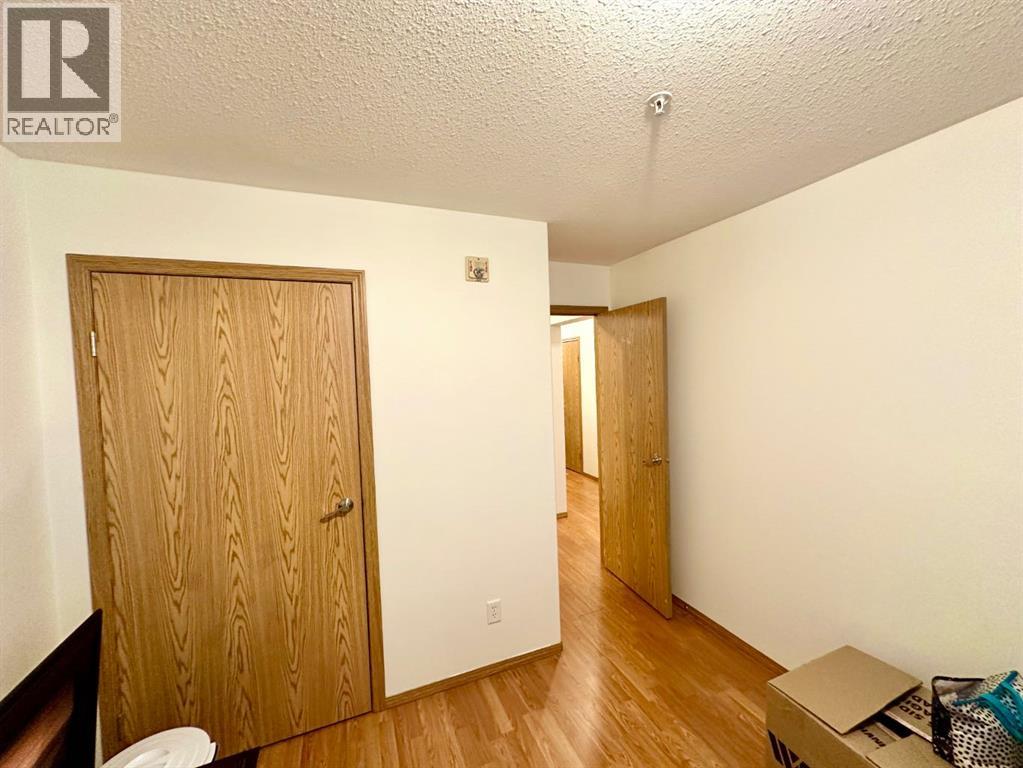 9508 99 Street Property Photo 17