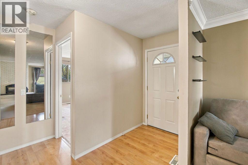 3037 Doverbrook Road Se Property Photo 5