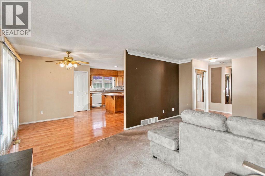 3037 Doverbrook Road Se Property Photo 6