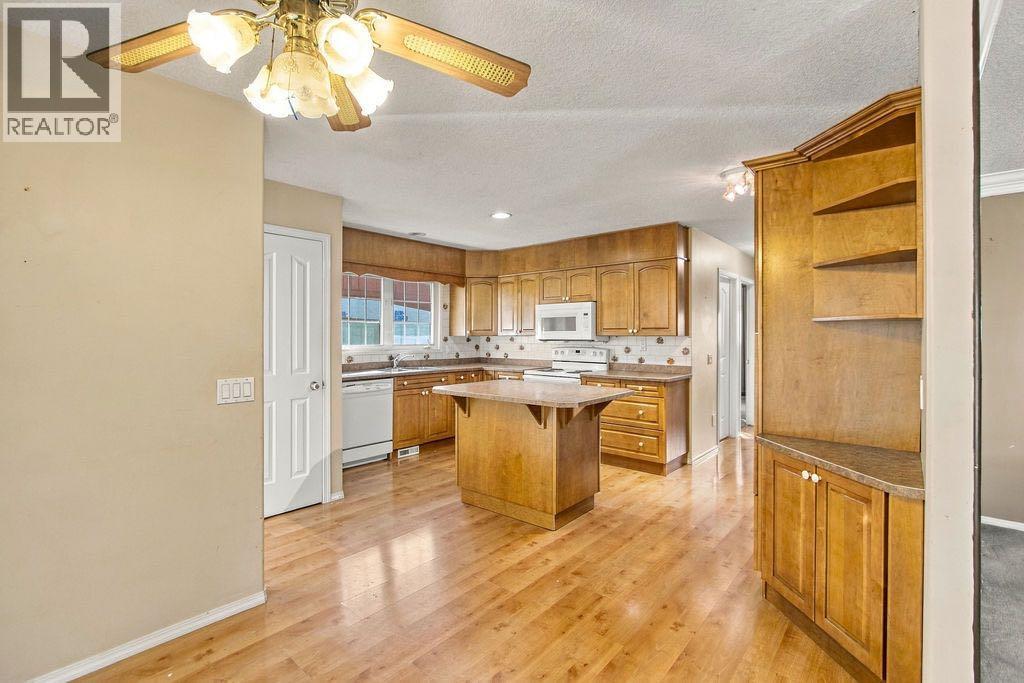 3037 Doverbrook Road Se Property Photo 9