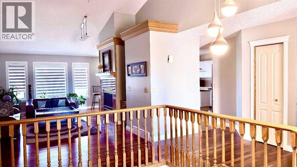 11 Hawkmount Heights Nw Property Photo 6