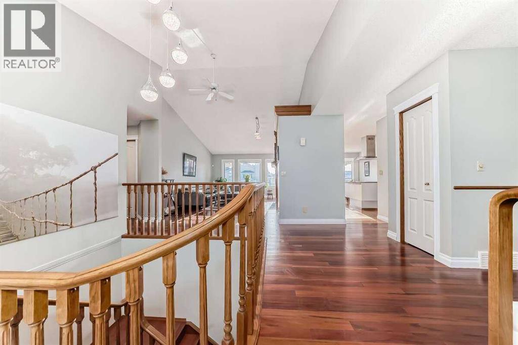 11 Hawkmount Heights Nw Property Photo 8