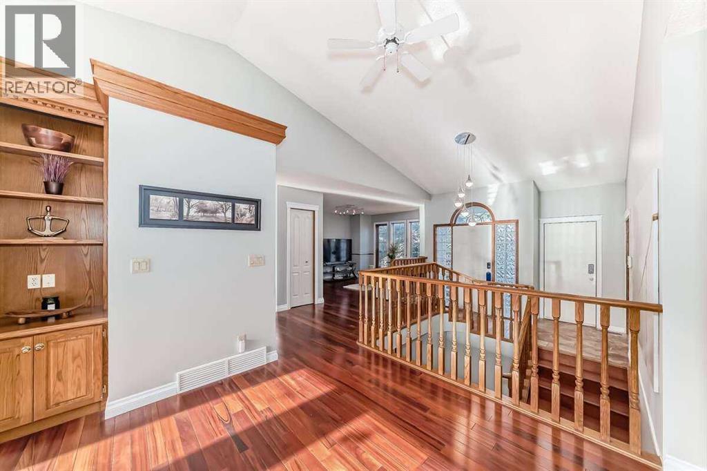 11 Hawkmount Heights Nw Property Photo 14