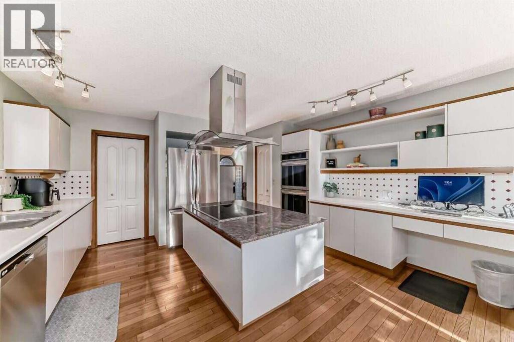 11 Hawkmount Heights Nw Property Photo 19