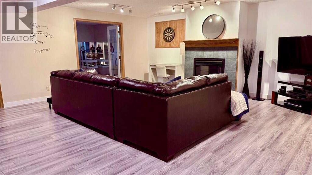 11 Hawkmount Heights Nw Property Photo 31