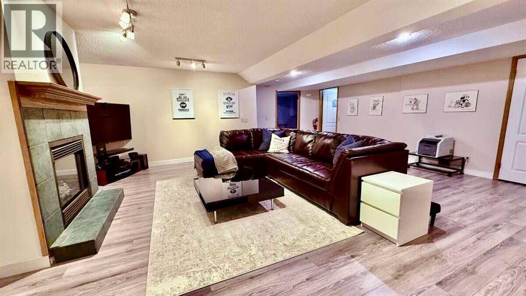 11 Hawkmount Heights Nw Property Photo 33