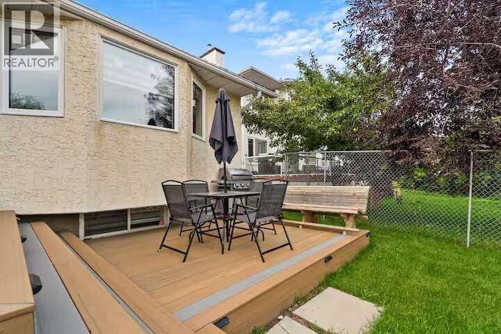 11 Hawkmount Heights Nw Property Photo 38