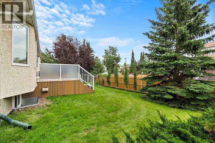 11 Hawkmount Heights Nw Property Photo 41
