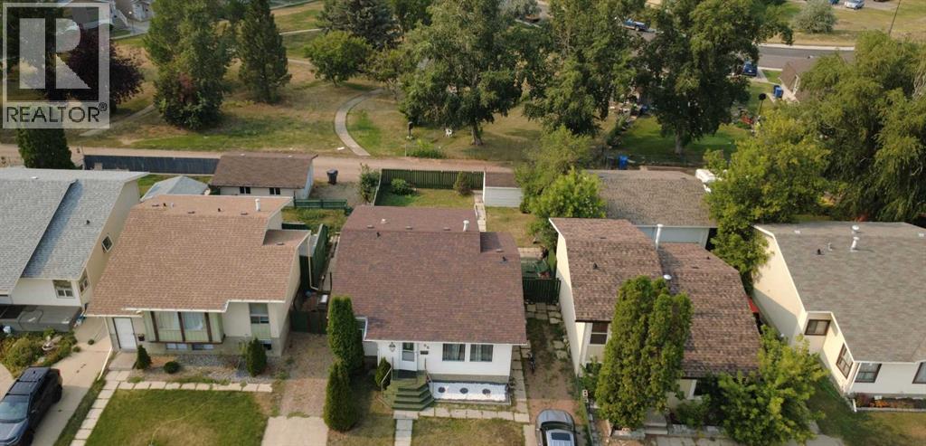 96 Simpson Crescent Se Property Photo 1