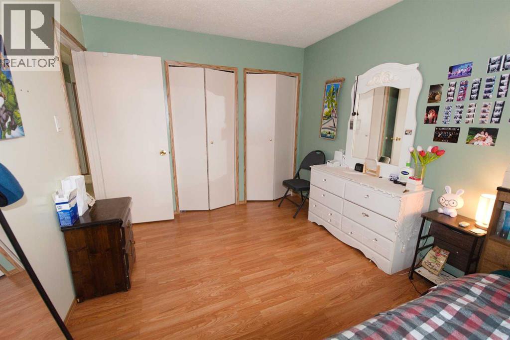 96 Simpson Crescent Se Property Photo 15