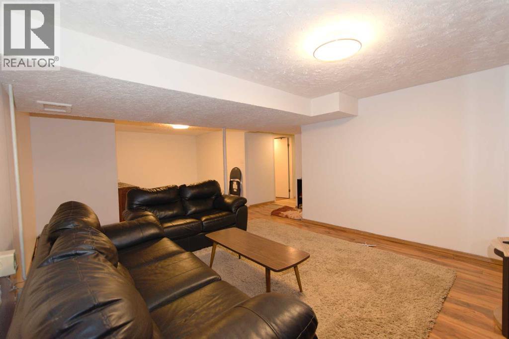 96 Simpson Crescent Se Property Photo 23