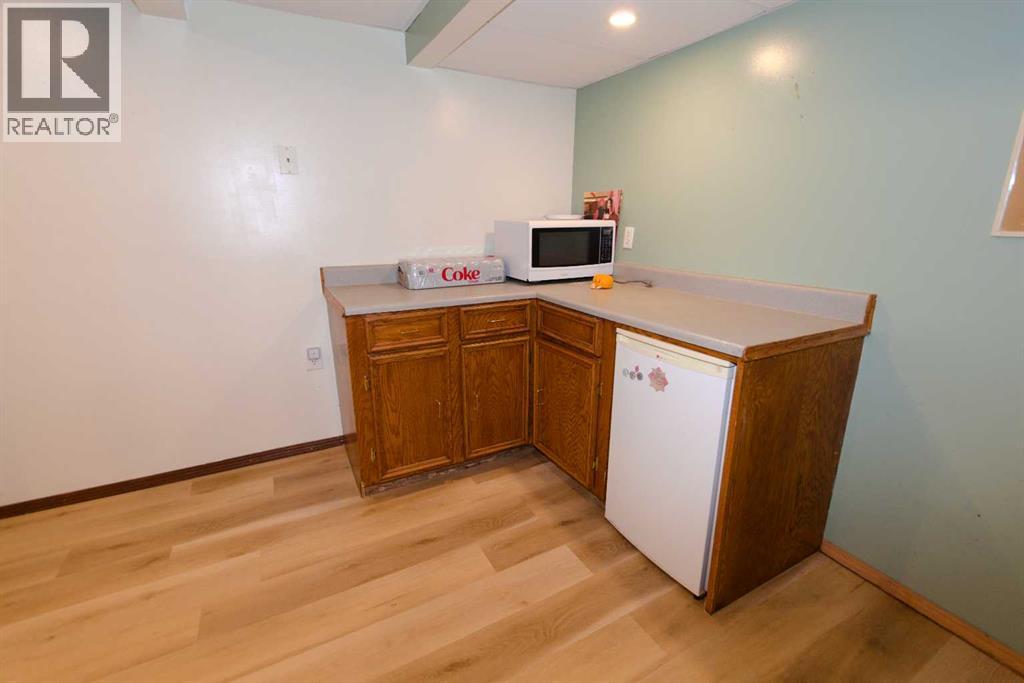 96 Simpson Crescent Se Property Photo 24