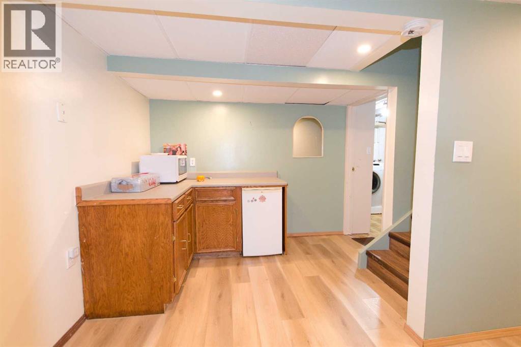 96 Simpson Crescent Se Property Photo 25