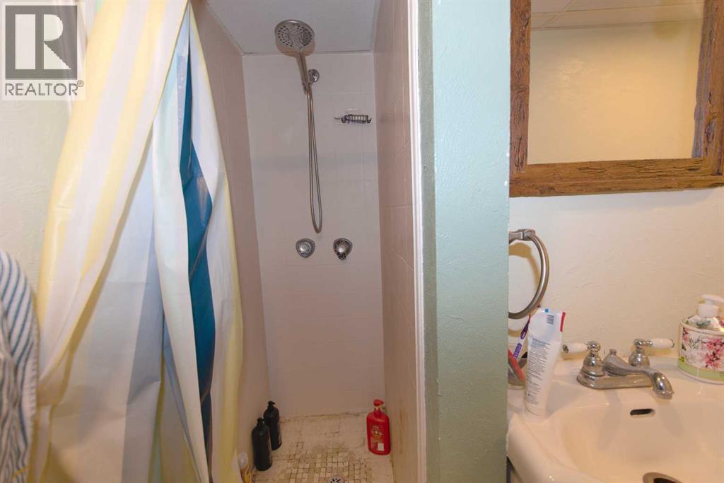 96 Simpson Crescent Se Property Photo 28