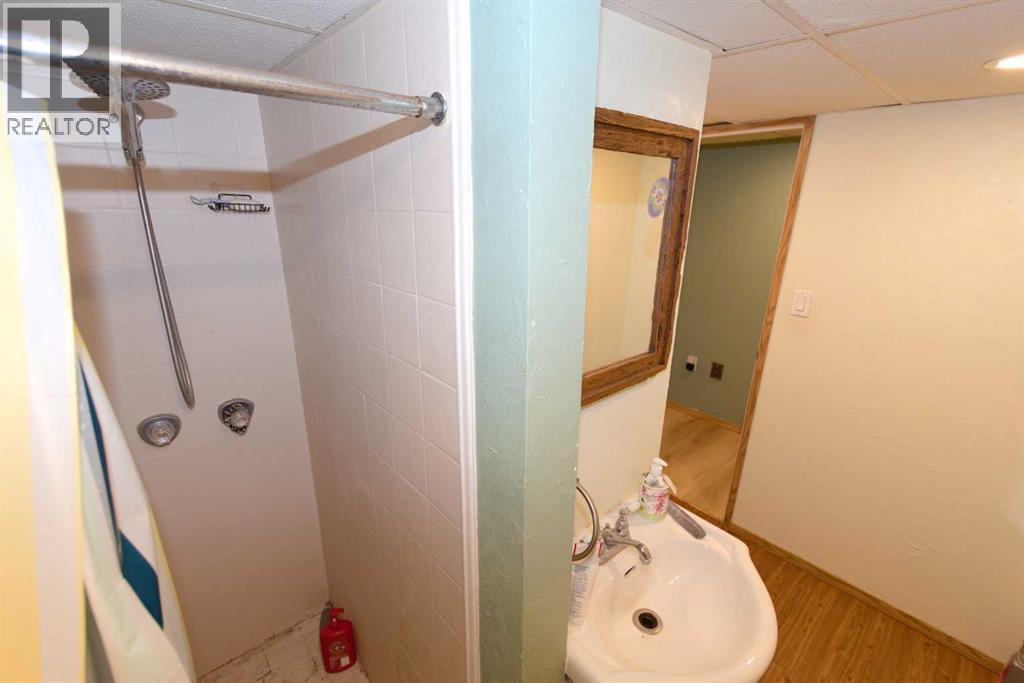 96 Simpson Crescent Se Property Photo 29
