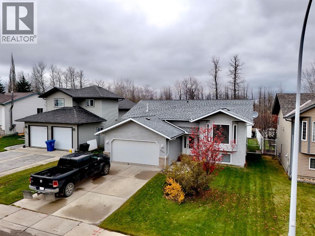 808 10 Street Property Photo 1