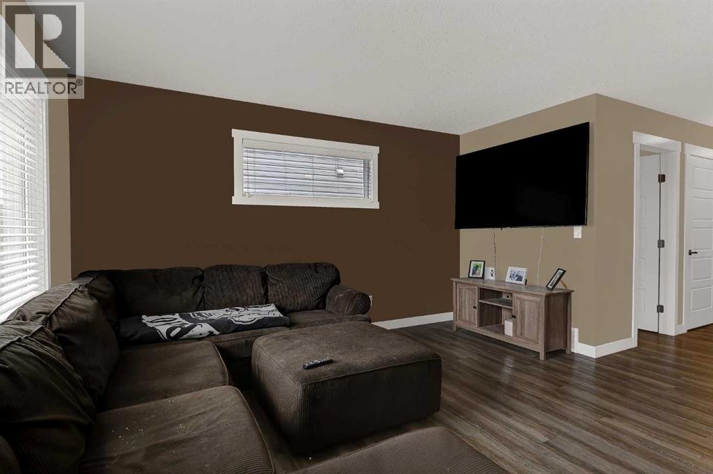 8445 101 Avenue Property Photo 4