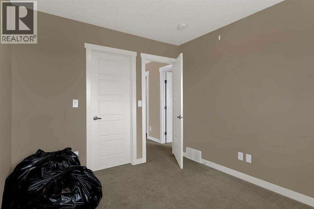 8445 101 Avenue Property Photo 16