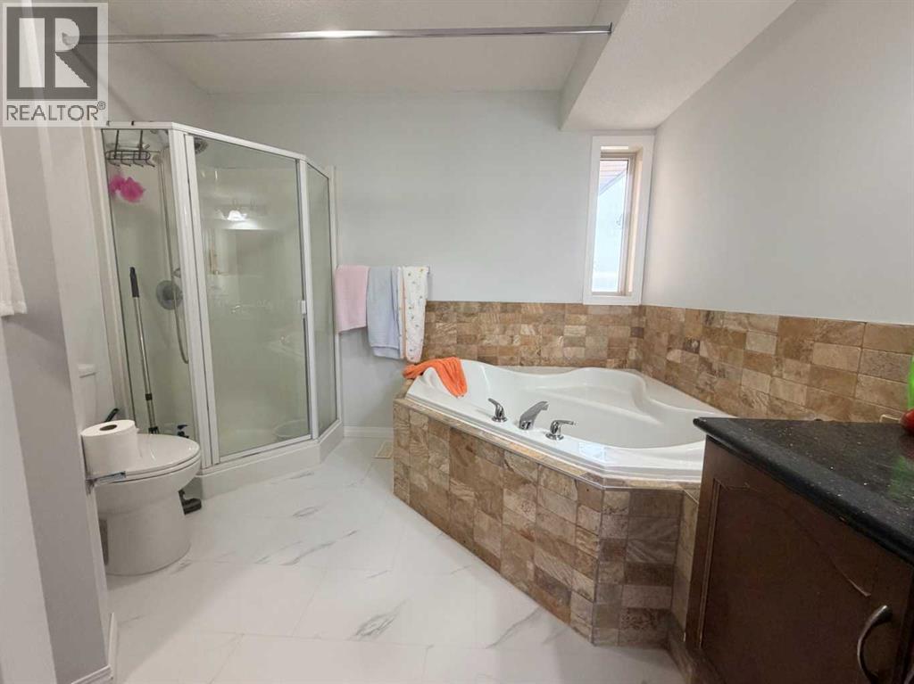 184 Panora Close Nw Property Photo 4