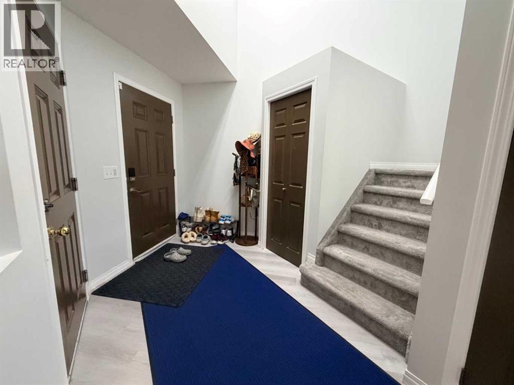 184 Panora Close Nw Property Photo 9