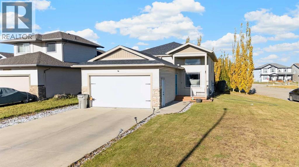 8902 95 Avenue Property Photo 1