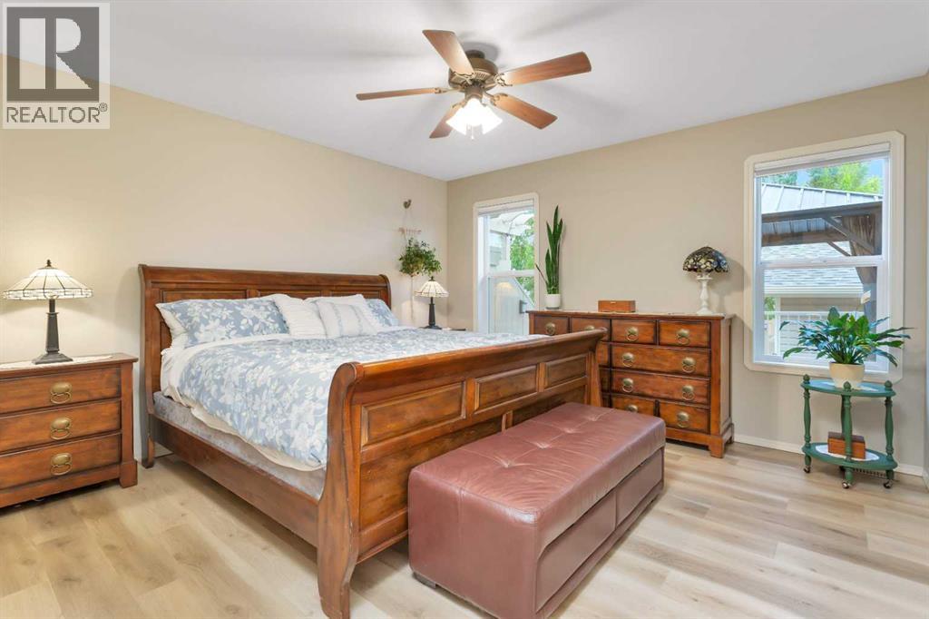52 Irving Crescent Property Photo 11