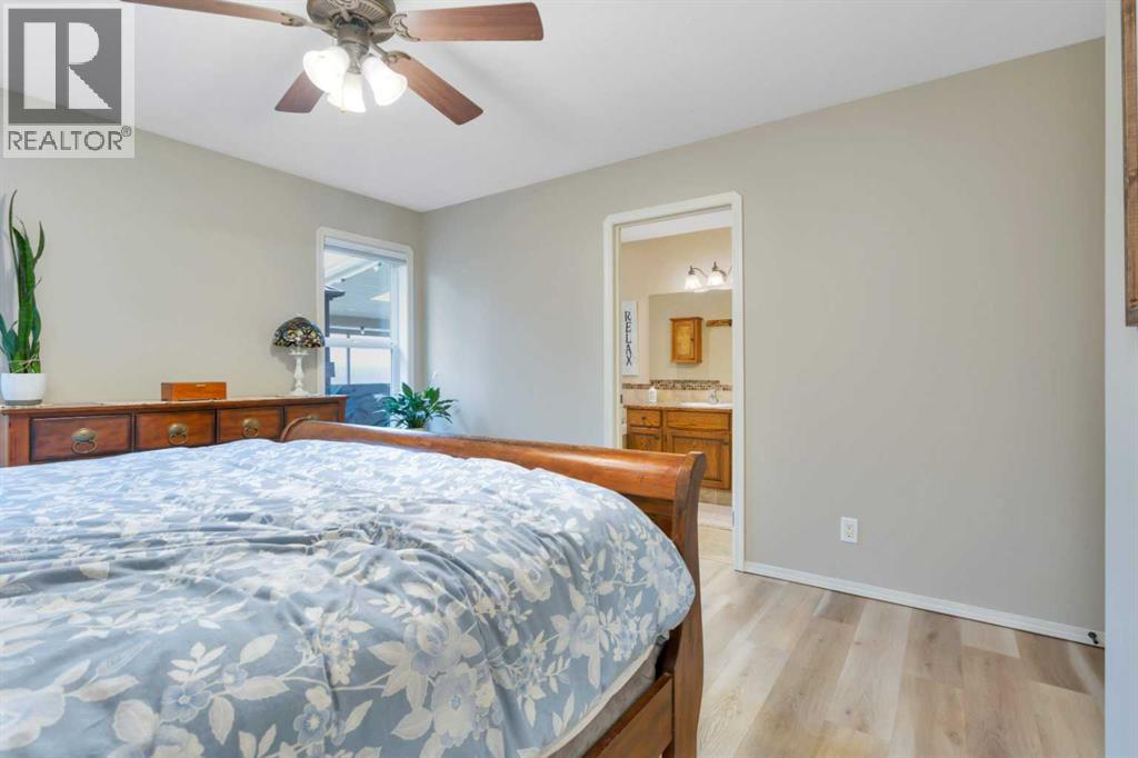 52 Irving Crescent Property Photo 12