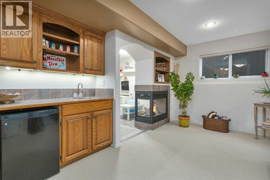 52 Irving Crescent Property Photo 19