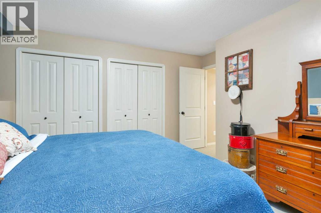 52 Irving Crescent Property Photo 24