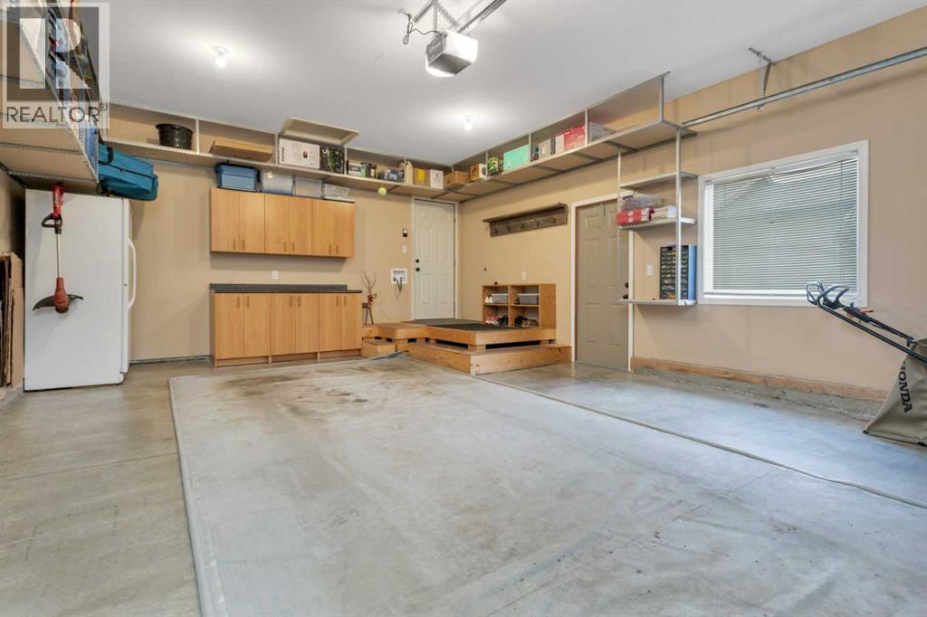 52 Irving Crescent Property Photo 32