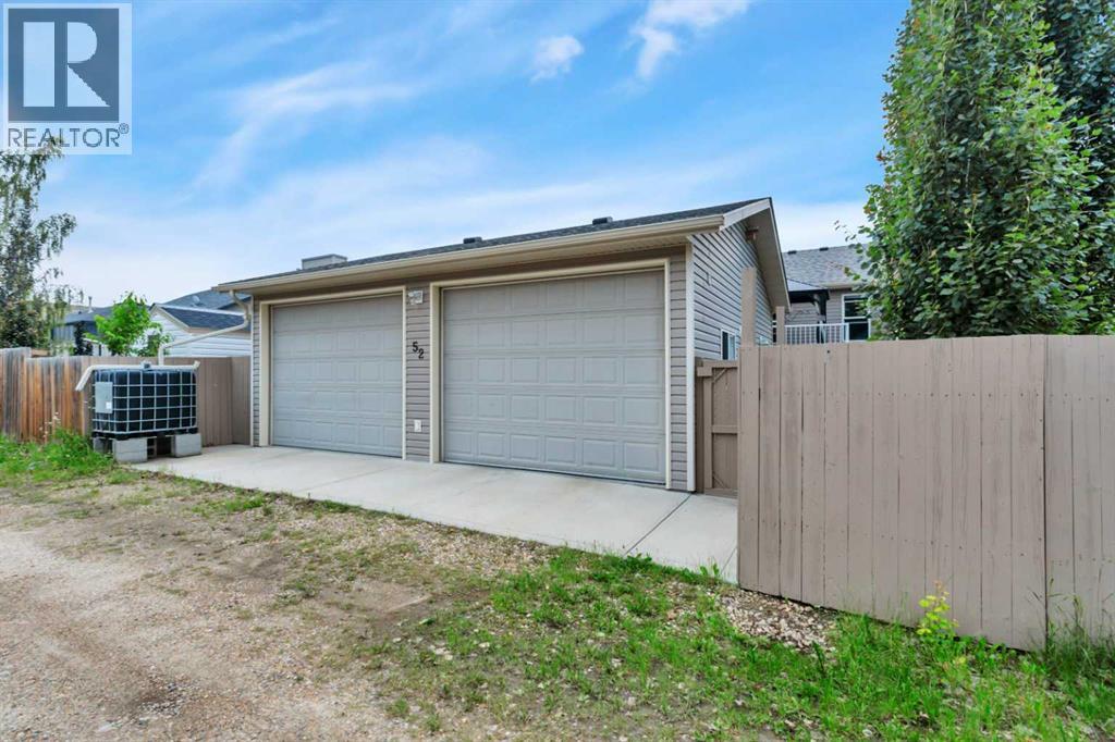 52 Irving Crescent Property Photo 40