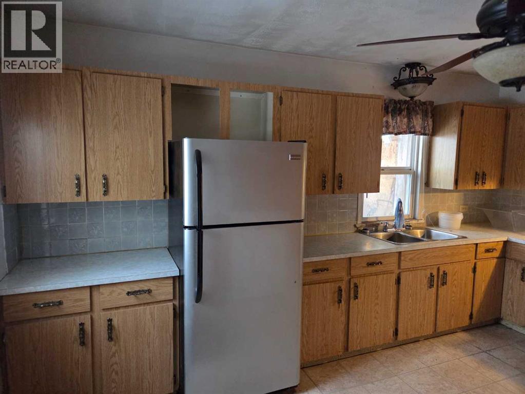 10036 103 Avenue Property Photo 5