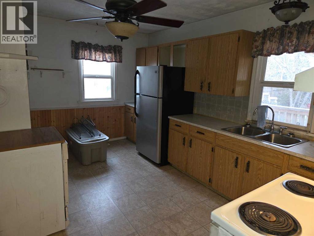 10036 103 Avenue Property Photo 6