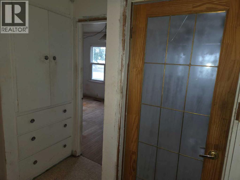 10036 103 Avenue Property Photo 10