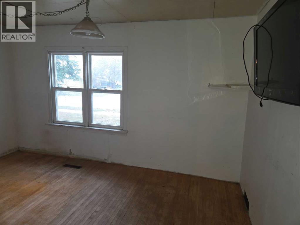 10036 103 Avenue Property Photo 11