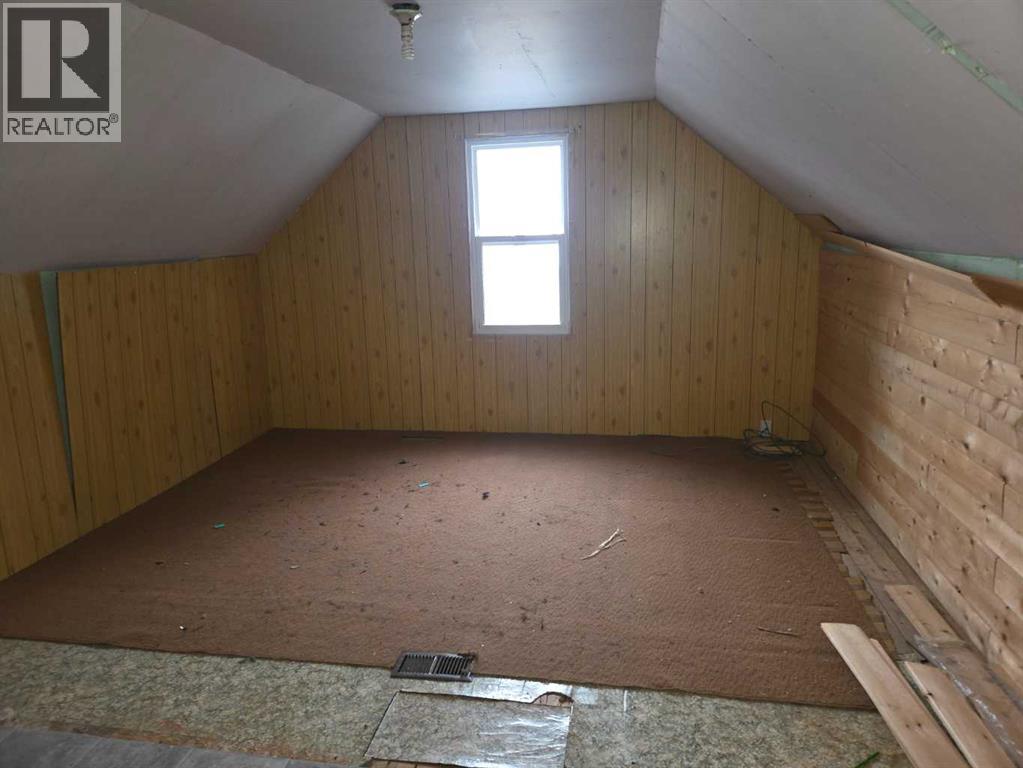 10036 103 Avenue Property Photo 18