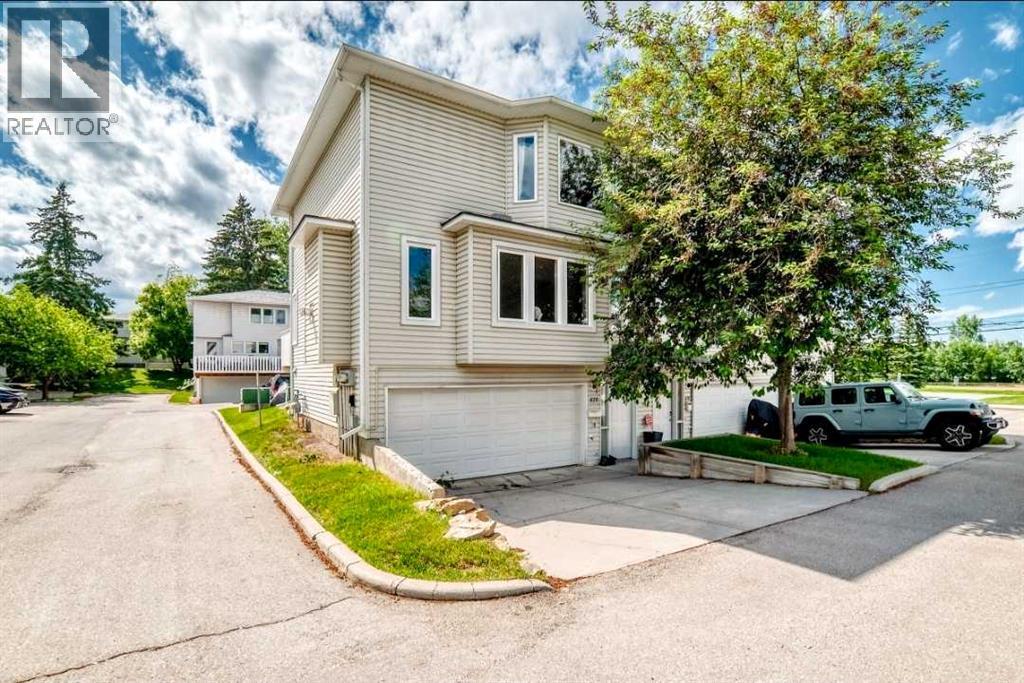 672 Killarney Glen Court SW Property Photo 1
