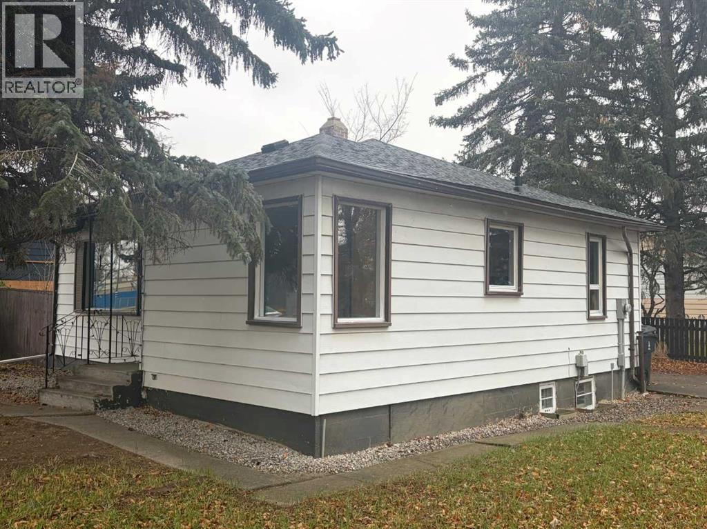 1264 4 Avenue N Photo de la propriété 1