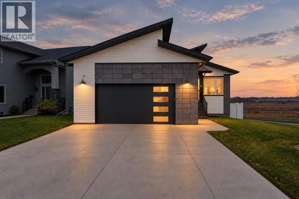 33 Maclean Close Property Photo 1