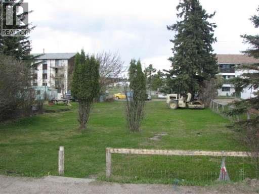 5328 4 Ave Property Photo 2