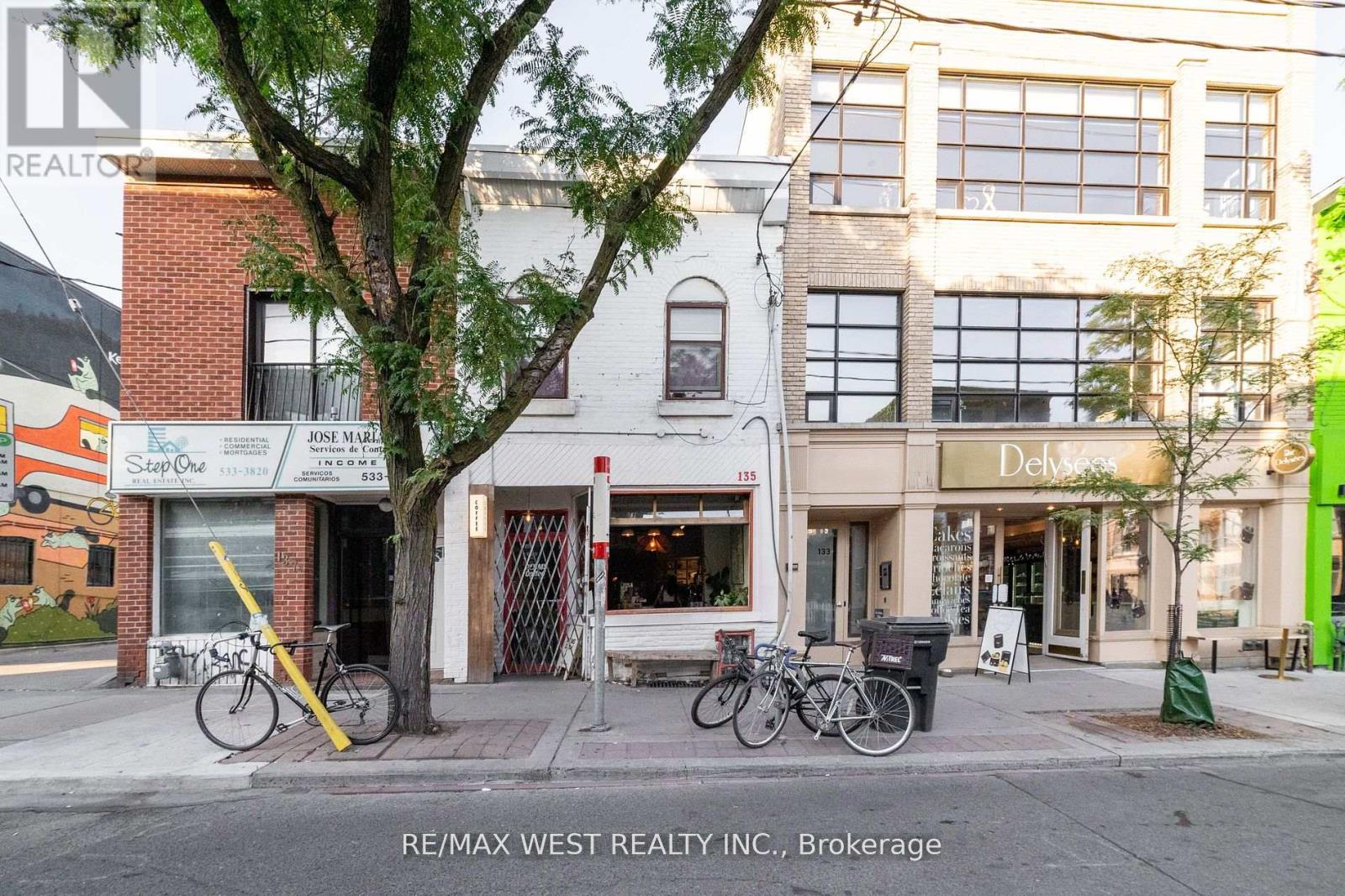 135 Ossington Avenue Property Photo 2
