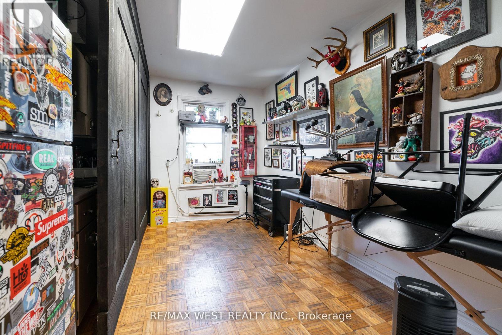 135 Ossington Avenue Property Photo 15