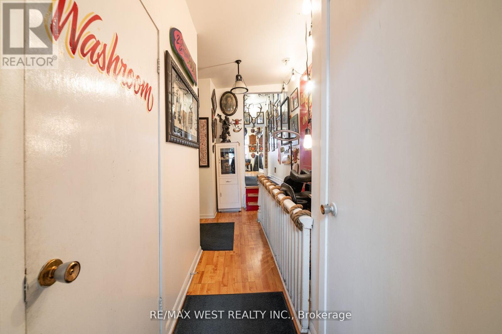 135 Ossington Avenue Property Photo 17