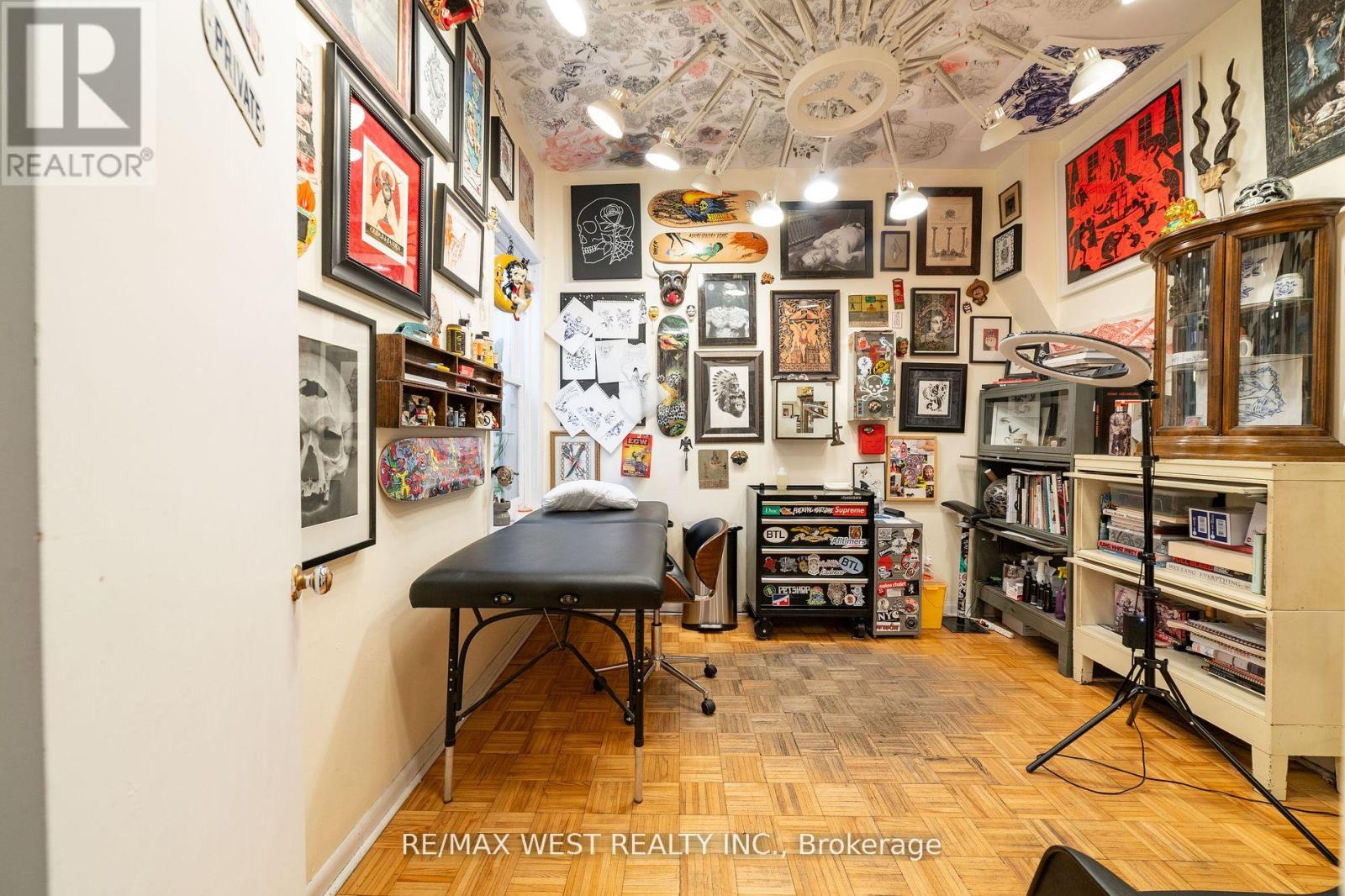 135 Ossington Avenue Property Photo 21